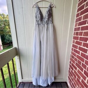 Silver Gray Long Sleeveless Formal Evening Gown with Appliqué Detail - 12